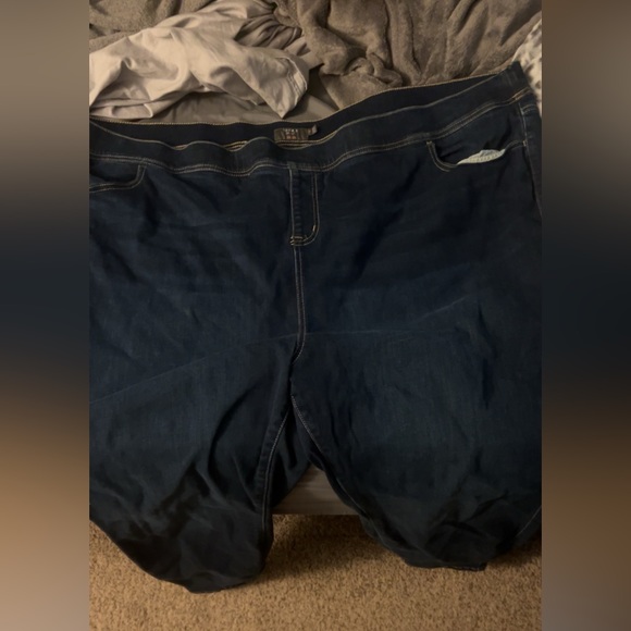 Torrid size 6 regular pull on jeans - Picture 1 of 4